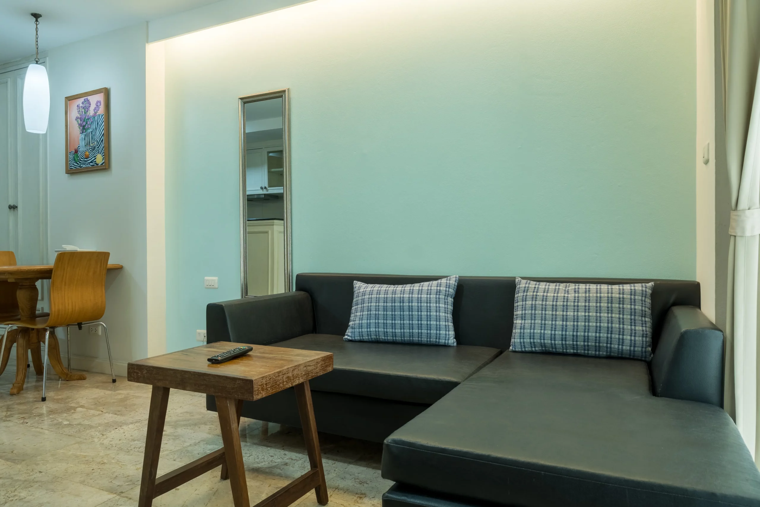 One bedroom one bathroom service apartment in Silom, Bangkok-011