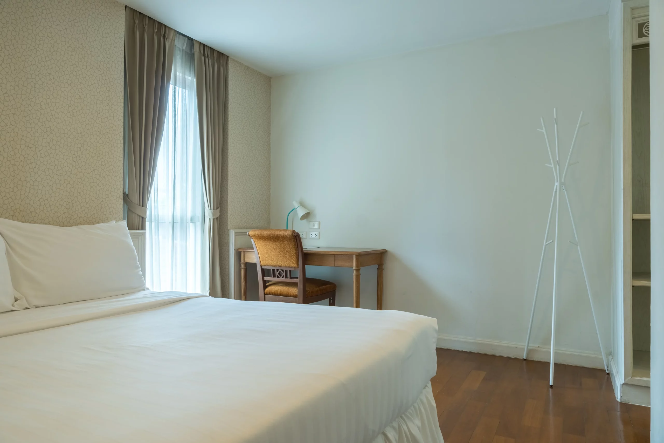 One bedroom one bathroom service apartment in Silom, Bangkok-07