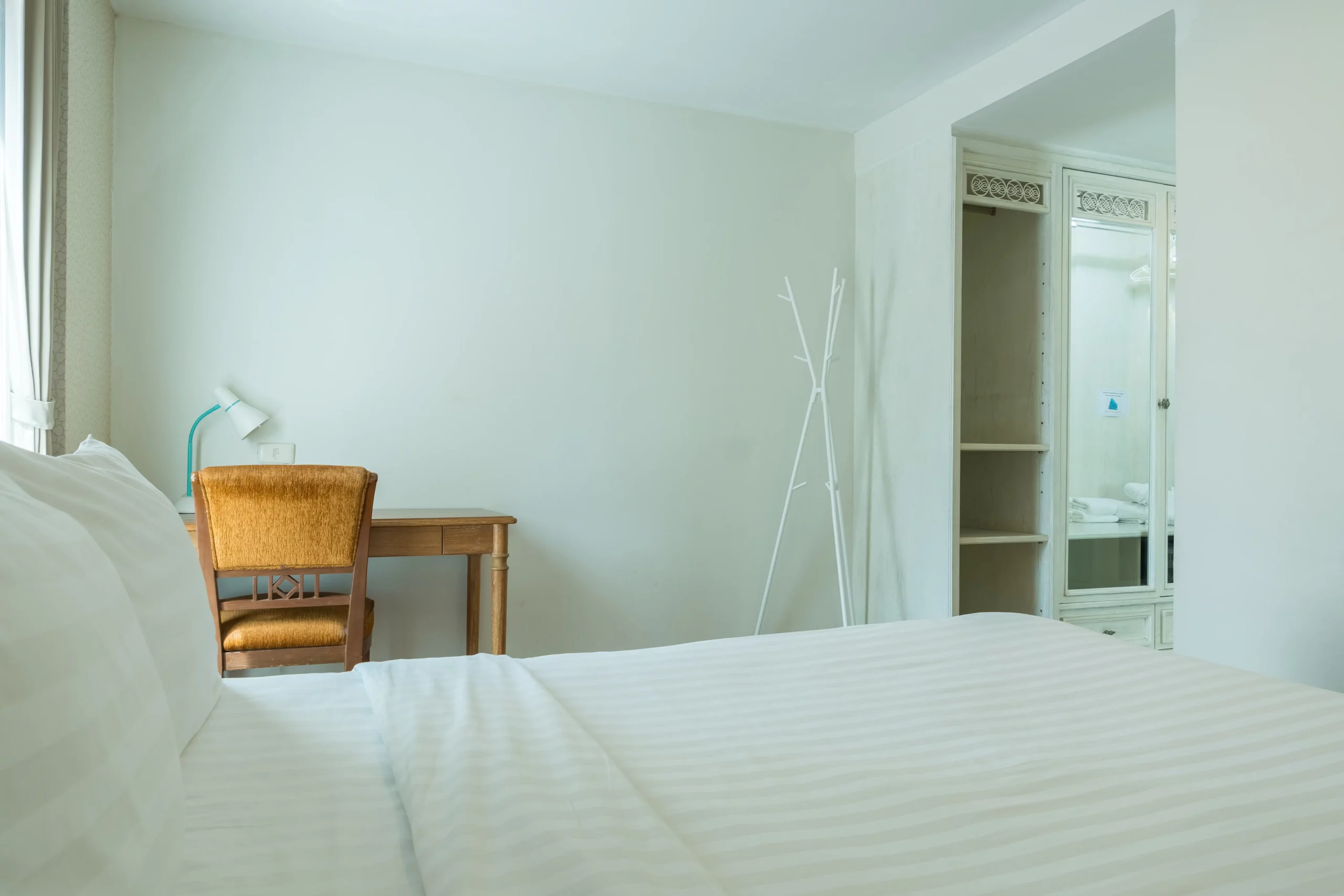 One bedroom one bathroom service apartment in Silom, Bangkok-08